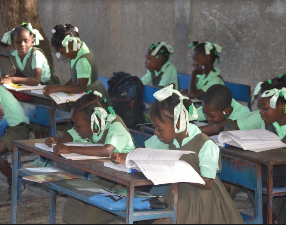 Photo of a 2nd grade Grand Goave Class