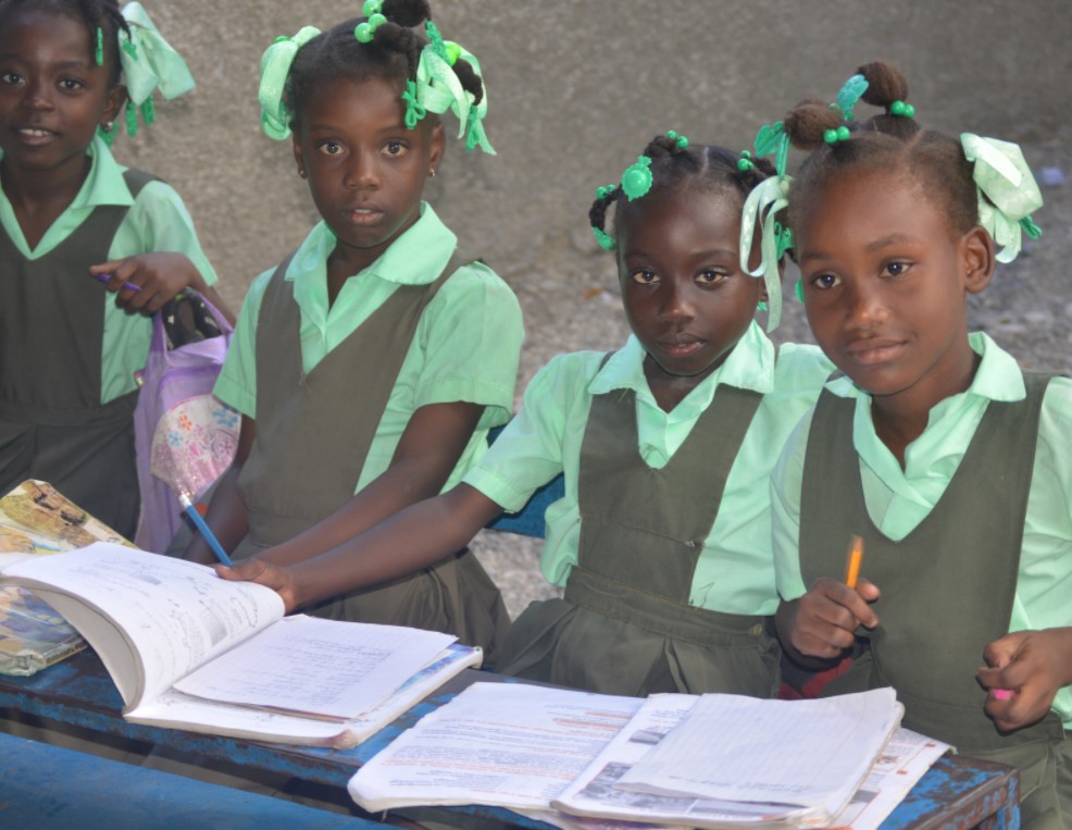 Another photo of girls in 3rd grade at Grand Goave