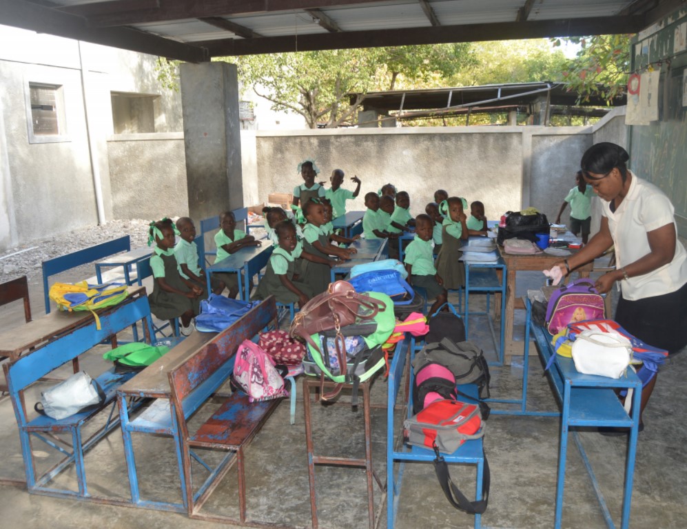 Photo of preschool class at Grand Goave