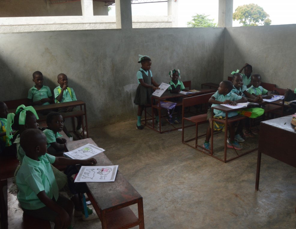 Photo of kindergarten class at Vieux-Caille